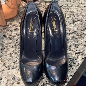 Yves Saint Laurent Navy Patent Leather Round-Toe Pumps